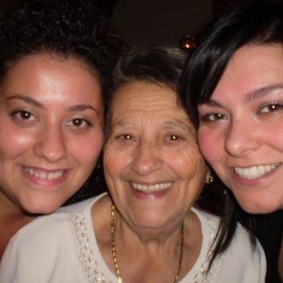 Meet your Posher, Cynthia - Picture 1 of 1